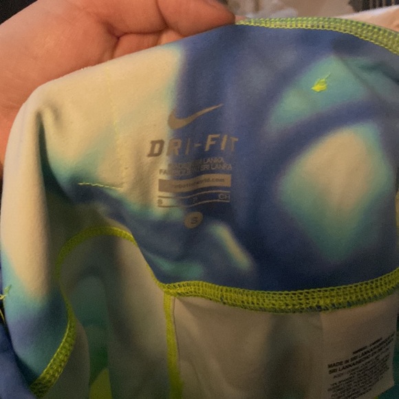 Nike Legendary Lava tights 🌈⚡️✅ - Picture 3 of 3